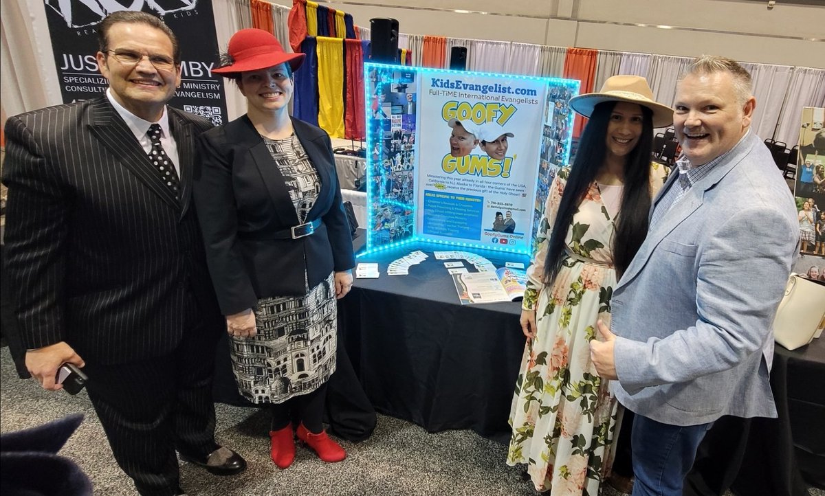 danielgums's tweet photo. Always love supporters to the ministry of children AND FRIENDS who support us - Love the Evangelist Mark Drost Evie Drost's!!! 💯❤️
#TeamFuego #FriendsIndeed #UPCIGC22 💥 https://t.co/5QR5LpH8YS
