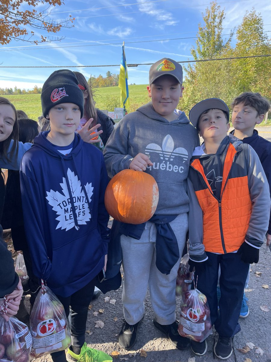 PanthersHPMS's tweet photo. 6D and 6E went apple picking at Charlotte’s Family Orchard in beautiful Gagetown, NB. The air was crisp and so were the apples 🍎 #Fallfun #getoutside https://t.co/mQyPhNrtag