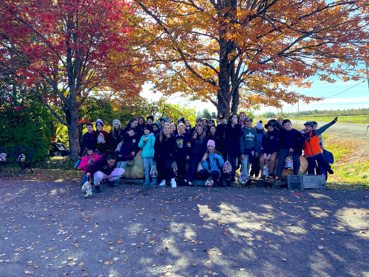 PanthersHPMS's tweet photo. 6D and 6E went apple picking at Charlotte’s Family Orchard in beautiful Gagetown, NB. The air was crisp and so were the apples 🍎 #Fallfun #getoutside https://t.co/mQyPhNrtag