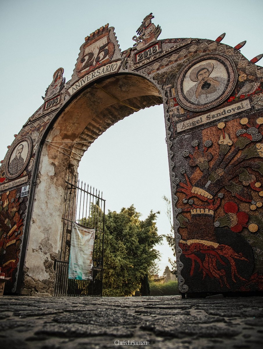 ViajayVuela_MX's tweet photo. 📷Increíbles fotografías de @ChrisLejarazu mostrándonos un poco del encanto y la belleza de Tepoztlán📷

#pueblomagico #outletviajayvuela #mexico #turismo https://t.co/XVGBVyPYOD