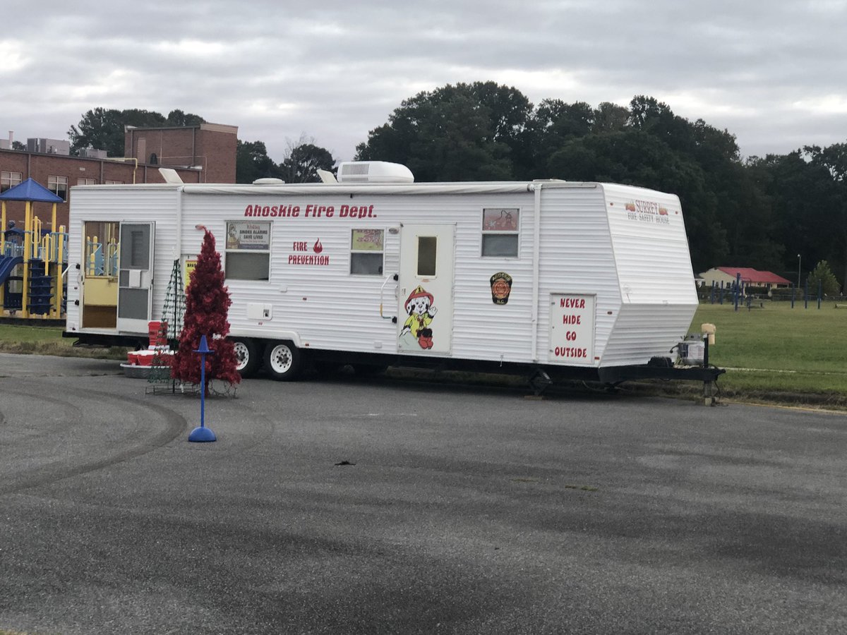 tammi_ward's tweet photo. Community Partnerships provide lessons for our Ss & Ps @HC_BPS in @HCPS01 #allinforlearning #newthinking4newtimes https://t.co/cCVwmhAL5S