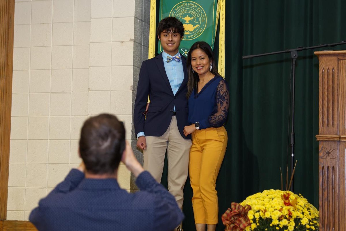 Saint Xavier proudly congratulates 130 students inducted into the Brother Thomas More Page Chapter of the National Honor Society this week. #WeAreStX 📝 | wearestx.co/2022NHS