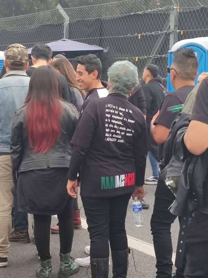 Mamá asiste a concierto de Rammstein en representación de su hijo muerto