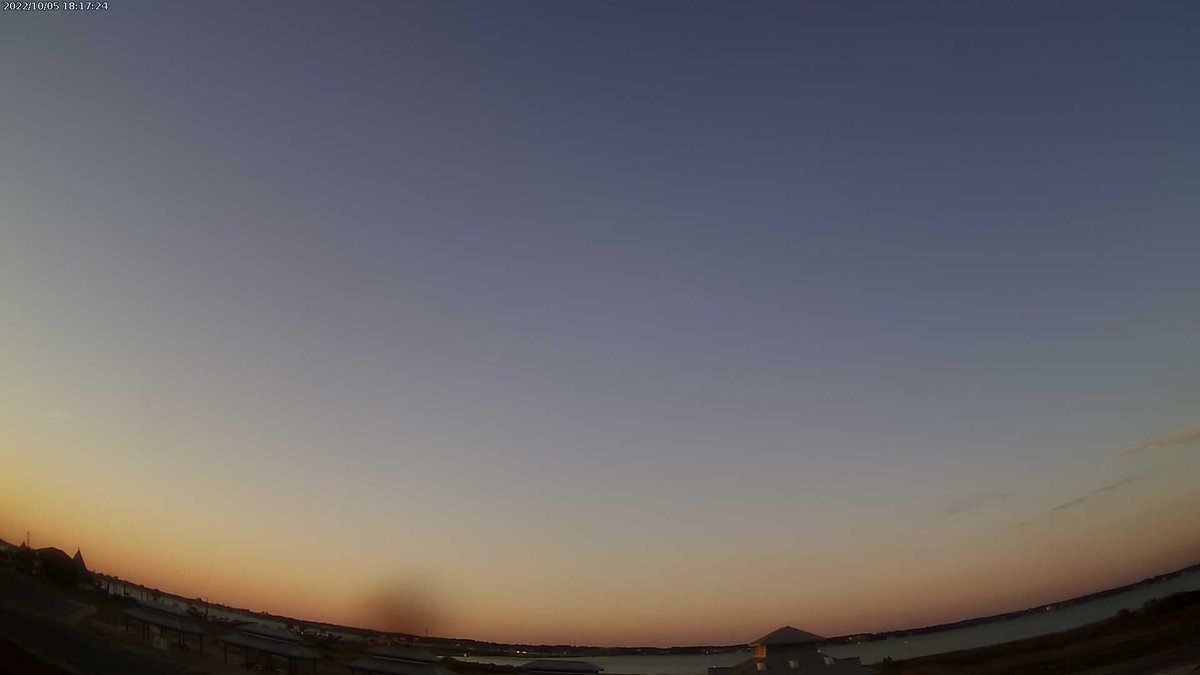 NBMSSWxSTEM's tweet photo. Navarre Beach Marine Science Station at sunset and it's 77.3 F. https://t.co/JqFucdt42J