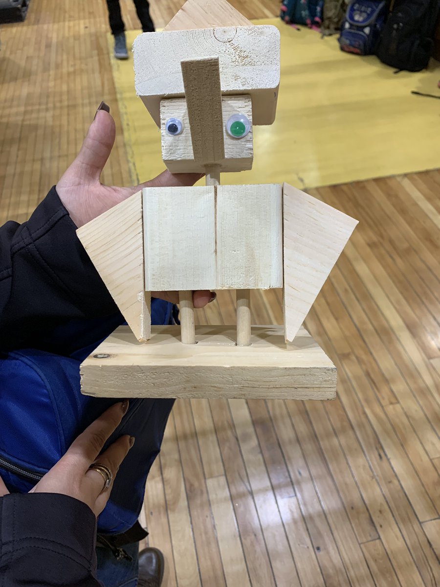MsLaffinJST's tweet photo. “Against the Grain” program in the Underground Makerspace Lab @THEMUSEUM Best field trip! Every student was engaged, successful and proud @JSTwrdsb @wrdsb https://t.co/STF9YP7YVa