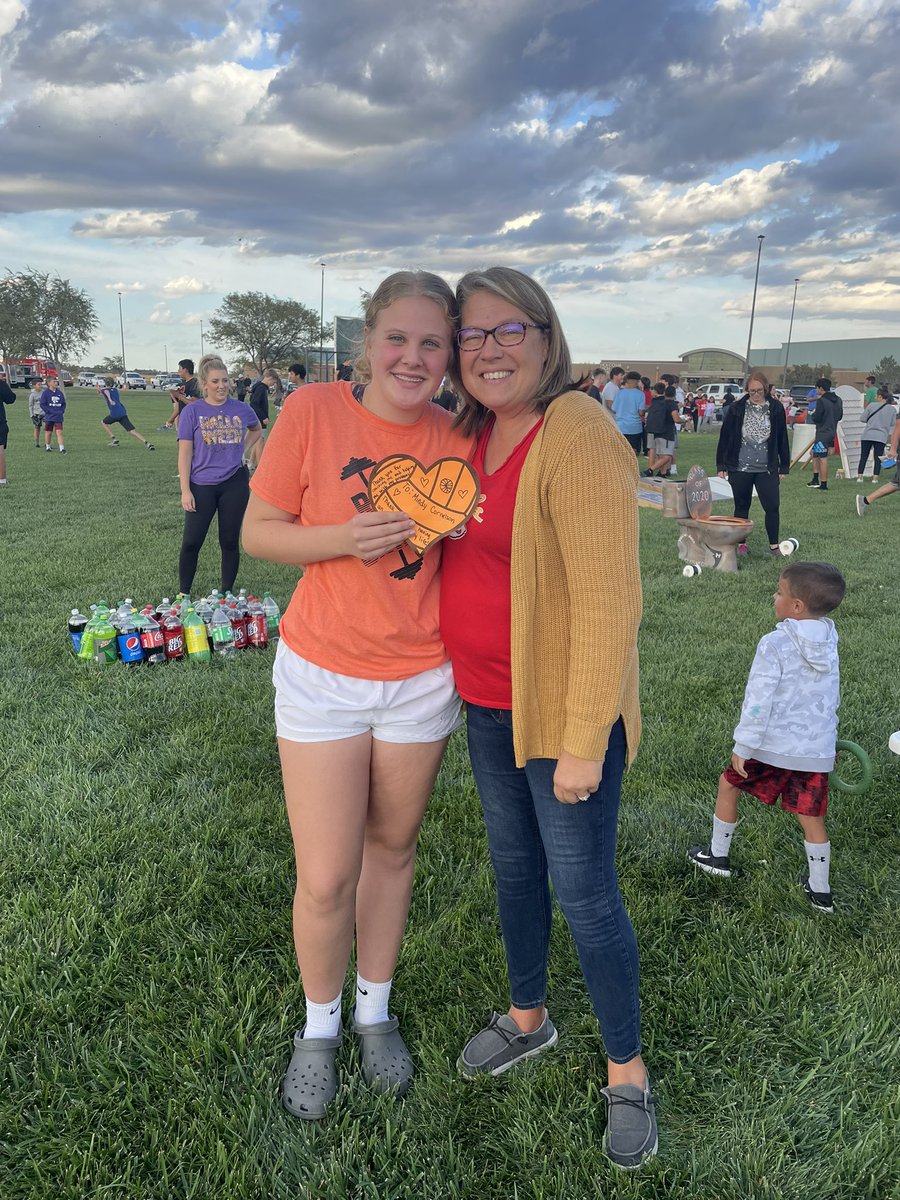 Malia234750652's tweet photo. Thank you so much Mrs.Cornelsen for helping get through volleyball season. Thank you for always letting me talk to you whenever I needed to! I miss you!!#longhornimpact @holcombvbsb https://t.co/m0WG0EaiQp