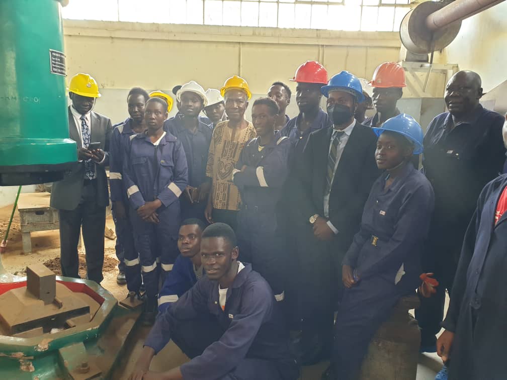 ProfPaulWaako's tweet photo. Today the Chancellor of Busitema University @VinandNantulya made an imprompt visit to the University.  He spent a large part of the day interacting with students and held a meeting with top management.The discussions focused on  infrastructure development at the University. https://t.co/OWtgtQAygf