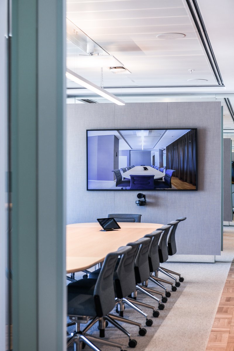 ProAVSolutions's tweet image. The importance of understanding how to use your new technology in each space. Not only do we offer on-site training before the Go Live date, but we also offer unlimited refresher training on demand.
Learn more: lnkd.in/eSj2wumC
#Technology #ModernWorkplace #Design #ProAV