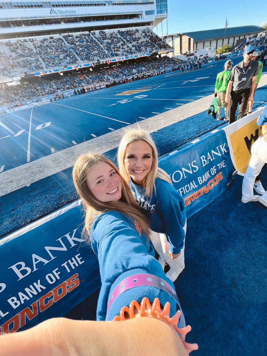LeahMc2023's tweet photo. I love 🧡💙 #bleedingblue thanks to @BroncoSportsSB for an amazing official visit!
@JustinShults33 @FranStrub @walljasperlsu https://t.co/krF1f81HJO