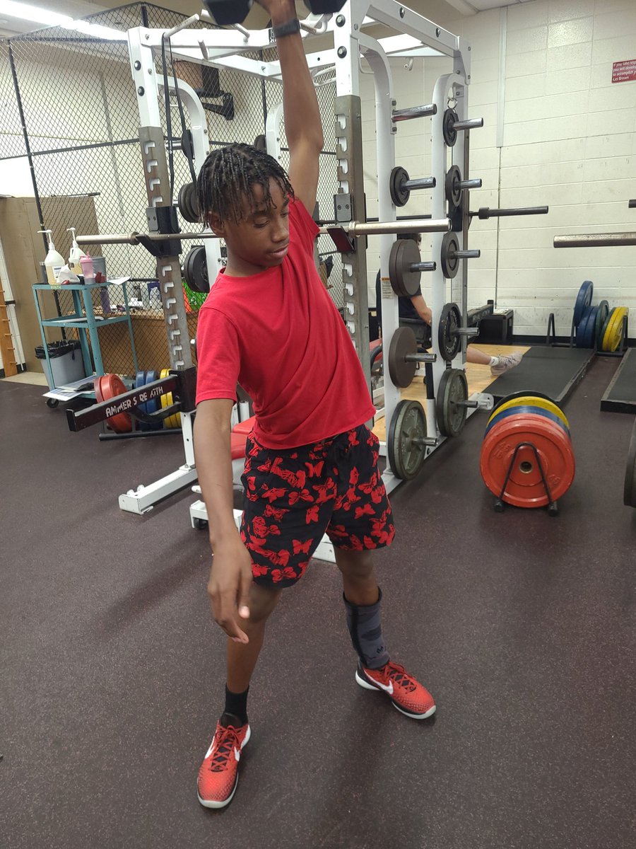 rondeaneArt's tweet photo. Wednesday night weights &amp; conditioning  @rhsbballALLIN @Billy_Wright12 @kimk1959 @lucasdurbin @ZionDeloney @_masoncarpenter @CedricHorton17 @jayfrmdar3 @P_Hunter12_ @Gunnerkov11 @TheRyderCate 💪🏿🏀 #letsgo https://t.co/WNdfWVaKqt