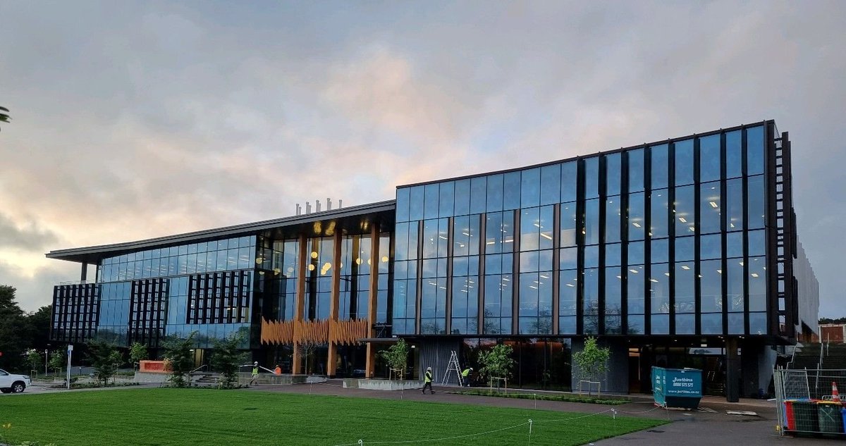 Olin Silander (@osilander) on Twitter photo Super excited that we will move into this new building tomorrow after three years of planning and construction. A new home for <a href="/NatSciMassey/">Natural Sciences at Massey</a> Auckland. Super excited that we will move into this new building tomorrow after three years of planning and construction. A new home for <a href="/NatSciMassey/">Natural Sciences at Massey</a> Auckland.