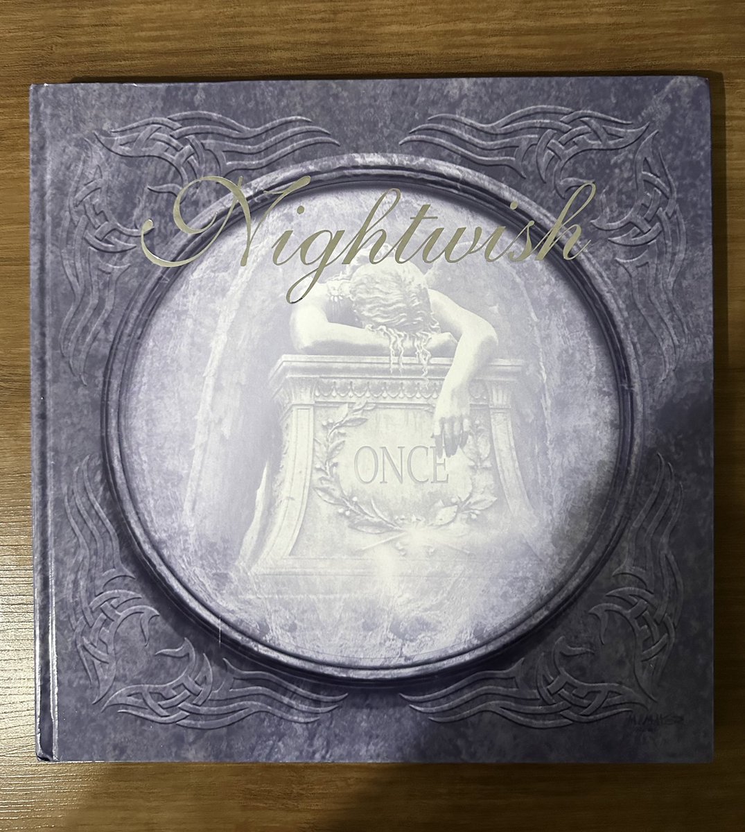 eujuliocesar16's tweet photo. Recebidos do dia #Nightwish #Once #Earbook https://t.co/ZLAaUcH81S