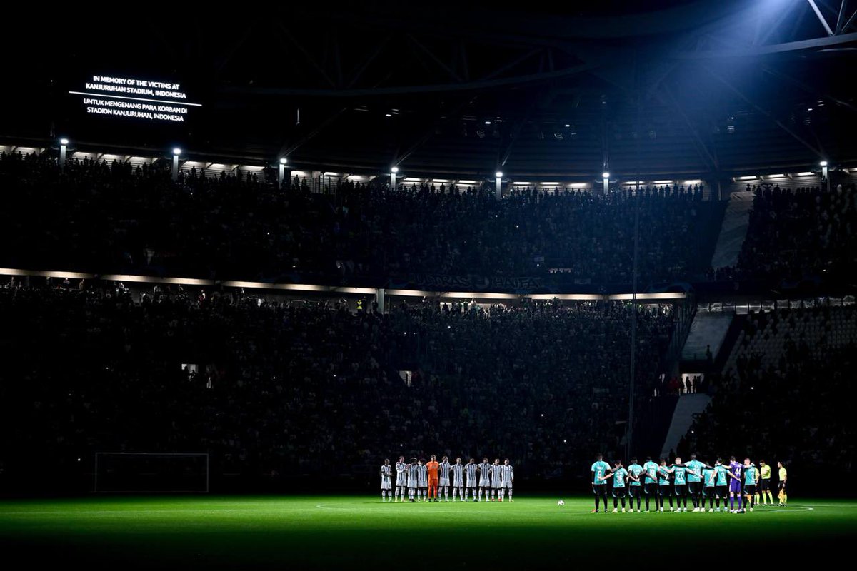 Dari @JuventusFC utk korban di Stadion Kanjuruhan, Malang.