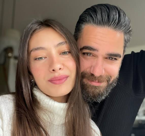 Birbirlerine çok yakışan bir ikili olmuşlar.
#GeceninUcunda