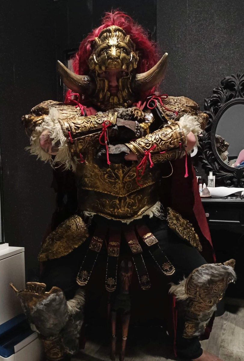 Let's goooo 

Nearly finished Radahn cosplay, swords are drying up - few minor details to fix and tighten up some strings and pretty much ready for con :D

#eldenring #radahn #cosplay