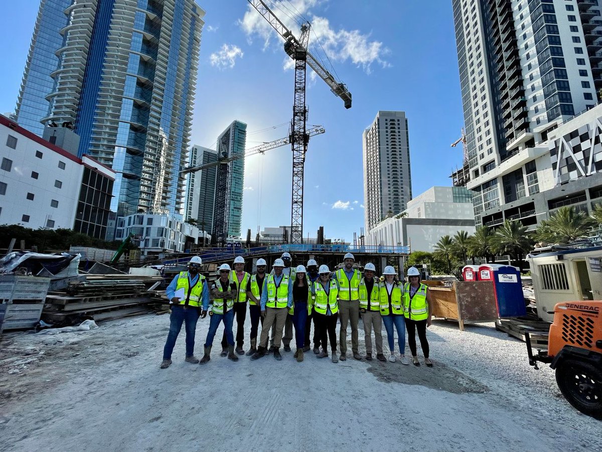 builtbycoastal's tweet photo. At #CoastalConstruction, we take pride in our team's work and their commitment to always providing high quality service. Swipe to see some of our Coastal interns visiting our job sites. #CoastalCulture
#construction #architecture #team #activeprojects #luxurybuilders https://t.co/nYseLUQnhC