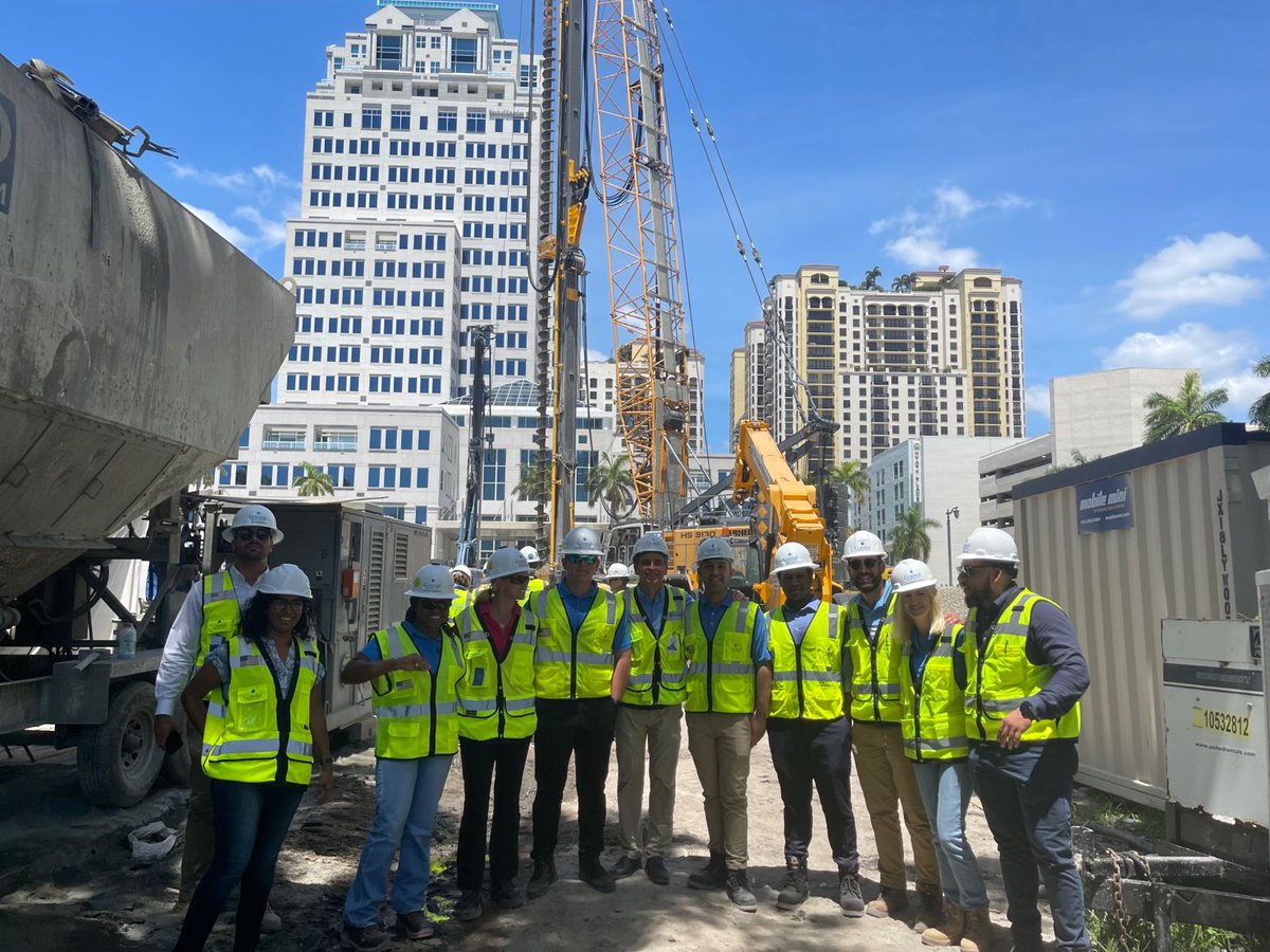 builtbycoastal's tweet photo. At #CoastalConstruction, we take pride in our team's work and their commitment to always providing high quality service. Swipe to see some of our Coastal interns visiting our job sites. #CoastalCulture
#construction #architecture #team #activeprojects #luxurybuilders https://t.co/nYseLUQnhC