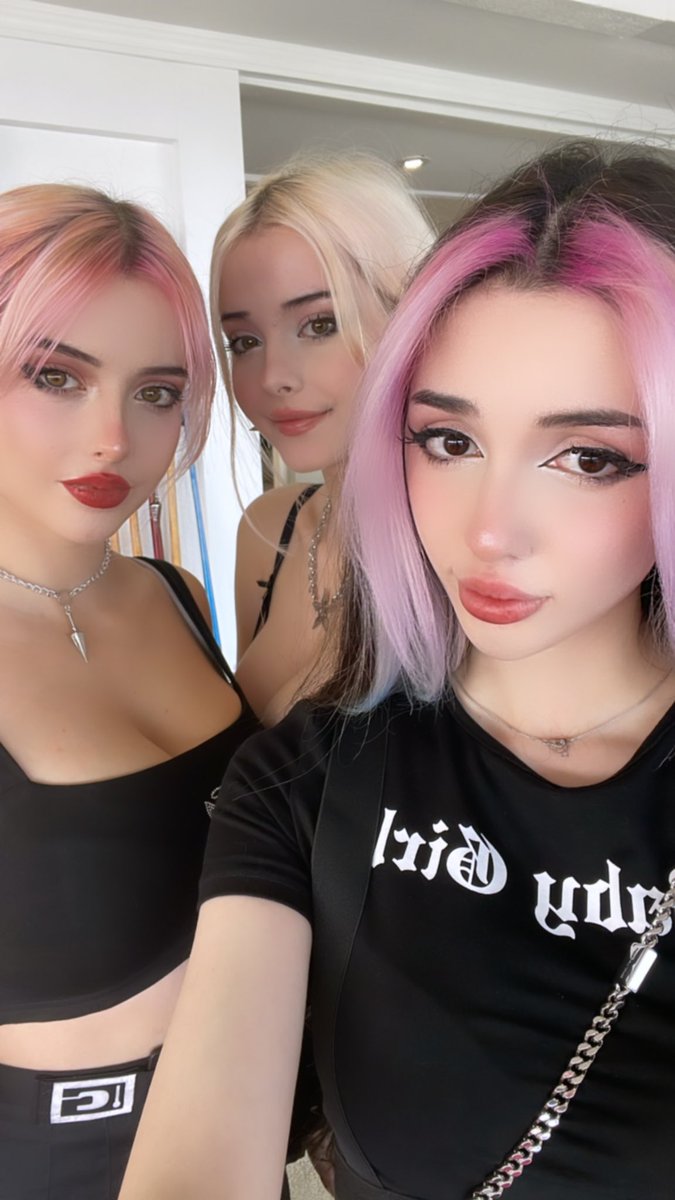 Julia Burch on Twitter "RT Alyri_tv Morning from gloomies 🥺"