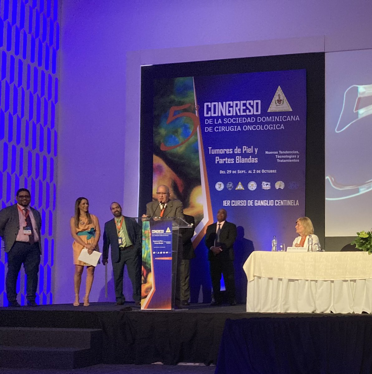 AnnYLeeSurgOnc's tweet photo. Thank you to La Sociedad Dominicana de Cirugia Oncologica for the opportunity to present! A great opportunity to share knowledge and culture! #sodoco https://t.co/UTIhltAIbQ