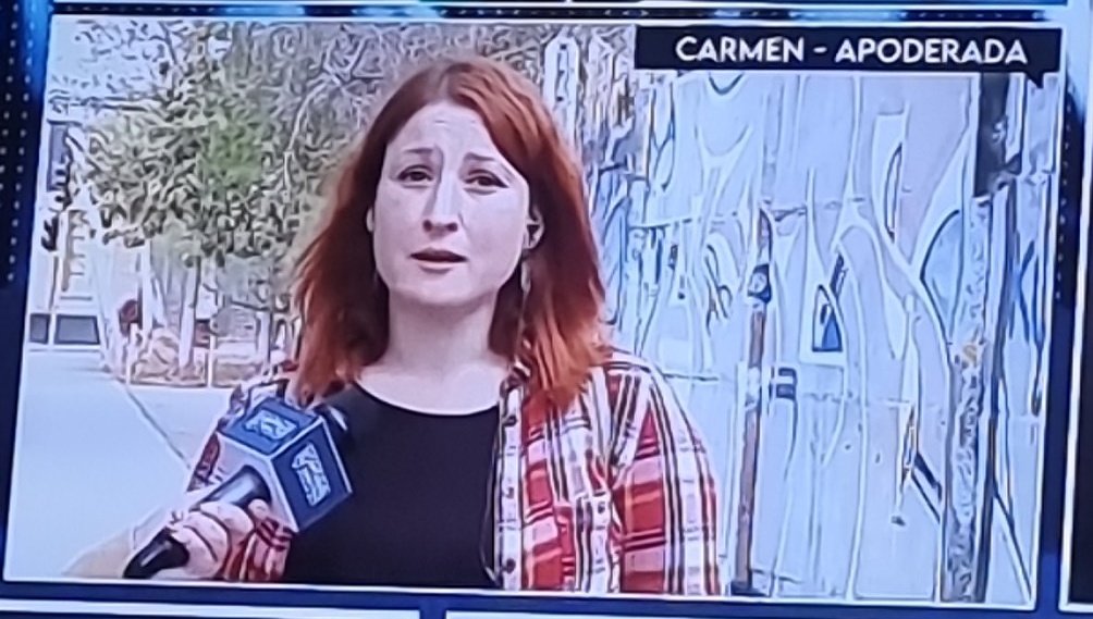elibb1990's tweet photo. Contigo en directo de Chilevisión, rescaten al hijo de esa loca, lo utiliza para hacer activismo político. https://t.co/lTReUmSHdH