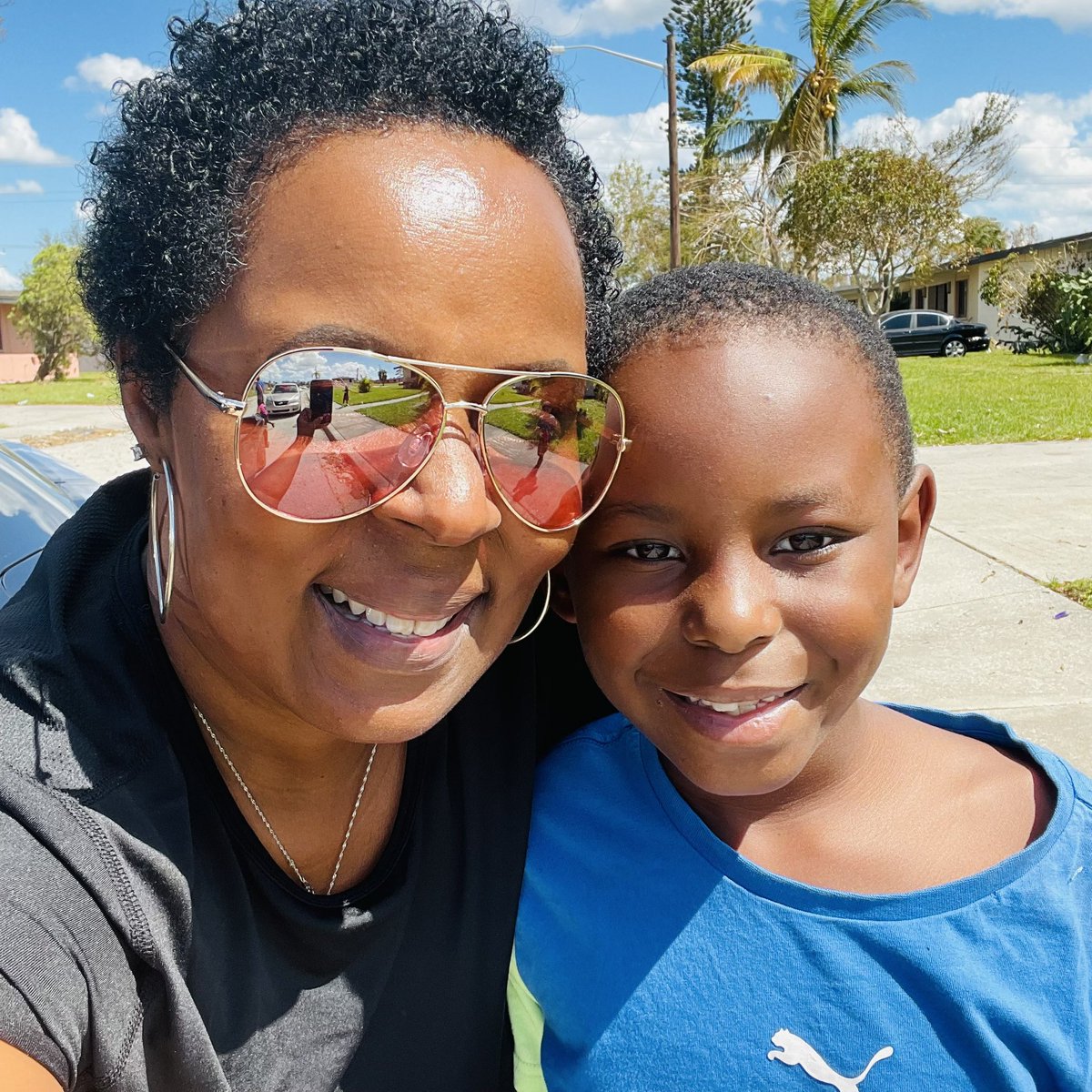FranklinPark_'s tweet photo. Today we served hot meals and checked on our families in the community!๐๐๐พ
#OneTEAMOneGOAL
#FPEPanthers
#ItTakesAVillage https://t.co/NkNaNVXD0u