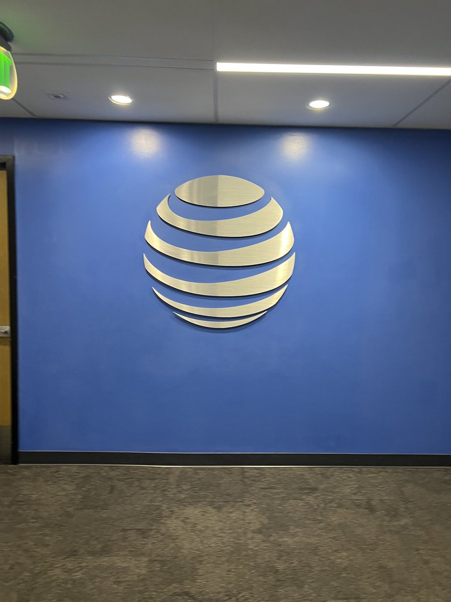 AvrielleHinds's tweet photo. Whimsical Wednesday from our corporate office in Tustin, CA got shadow my STEP mentor. Phenomenal experience. #lifeatatt #worksweetwork https://t.co/3tzxgQuuX8