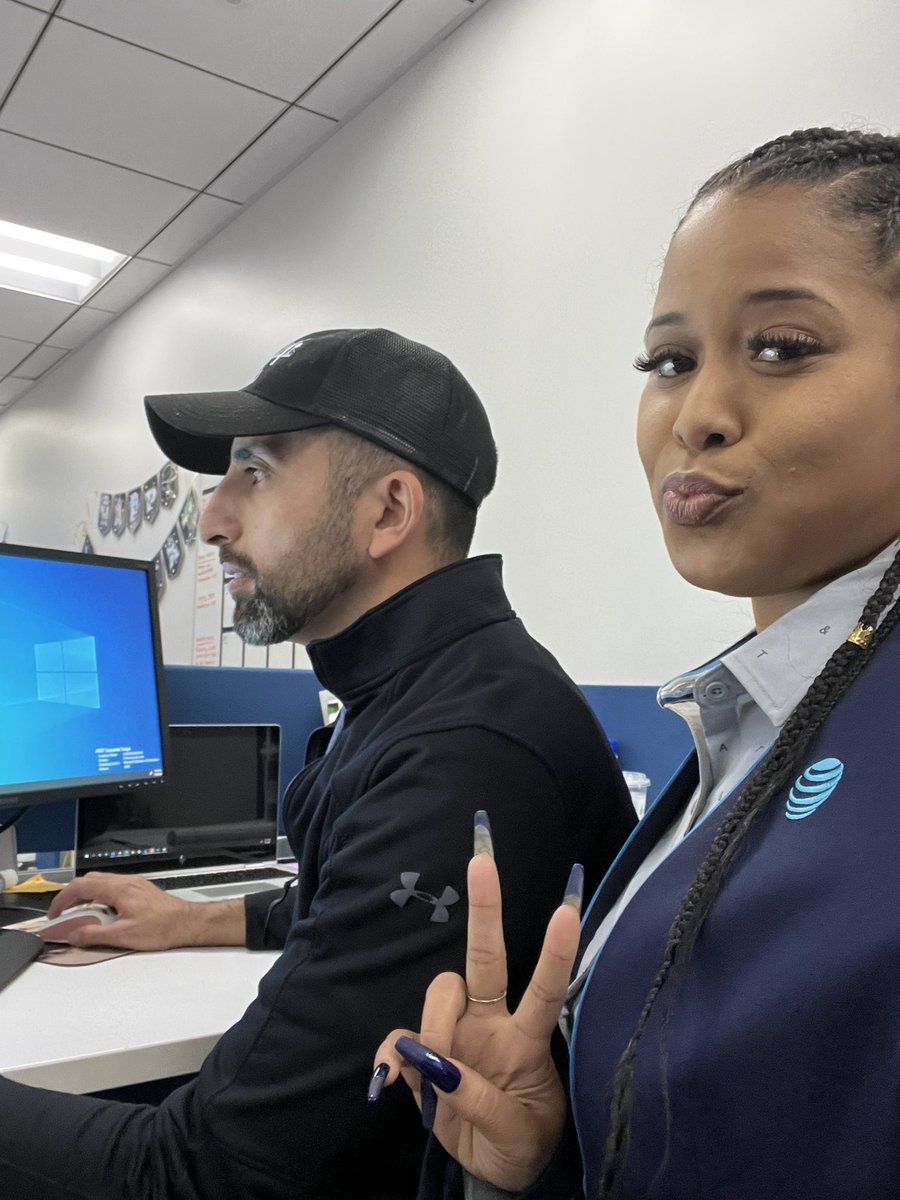 AvrielleHinds's tweet photo. Whimsical Wednesday from our corporate office in Tustin, CA got shadow my STEP mentor. Phenomenal experience. #lifeatatt #worksweetwork https://t.co/3tzxgQuuX8