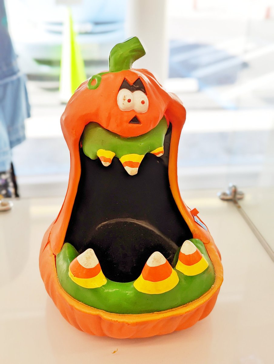 NearlyShop's tweet photo. Candy bowl? Scary decoration once you add dry ice? Candle holder? Who is going to use this for their Halloween decor and HOW will you use it? The options are endless! #Halloween #ThriftFinds #Thrifting #Candy #NearlyNew https://t.co/fVb4iS55zl