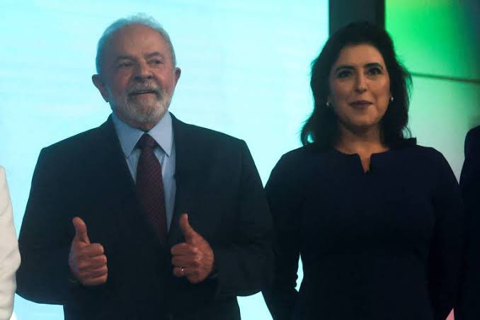 LulaChart's tweet photo. A Candidata Simone Tebet declara apoio a Lula no 2º turno das Eleições: 

"Depositarei nele o meu voto porque reconheço no candidato Lula seu compromisso com a democracia e a Constituição"

– Disse Simone. https://t.co/bfbv4DmSg3