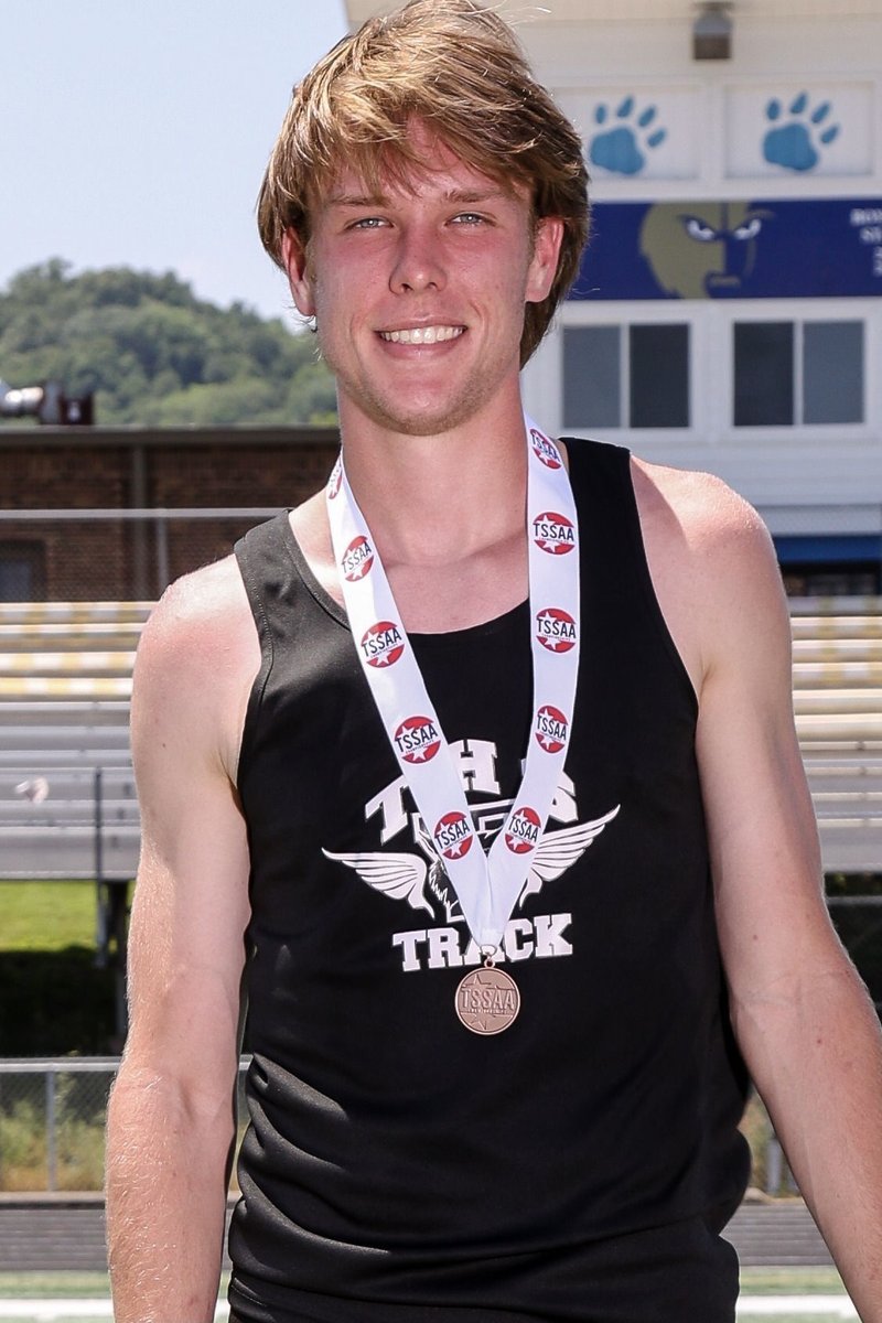 zane_hopf's tweet photo. Extremely excited and blessed to receive my first track scholarship offer to Montreat College! Thanks so much @brittenoli @coach_jdjohnson @TullahomaTrack @krispottshoward @MontreatXCTF https://t.co/GEXkiQ6ciV
