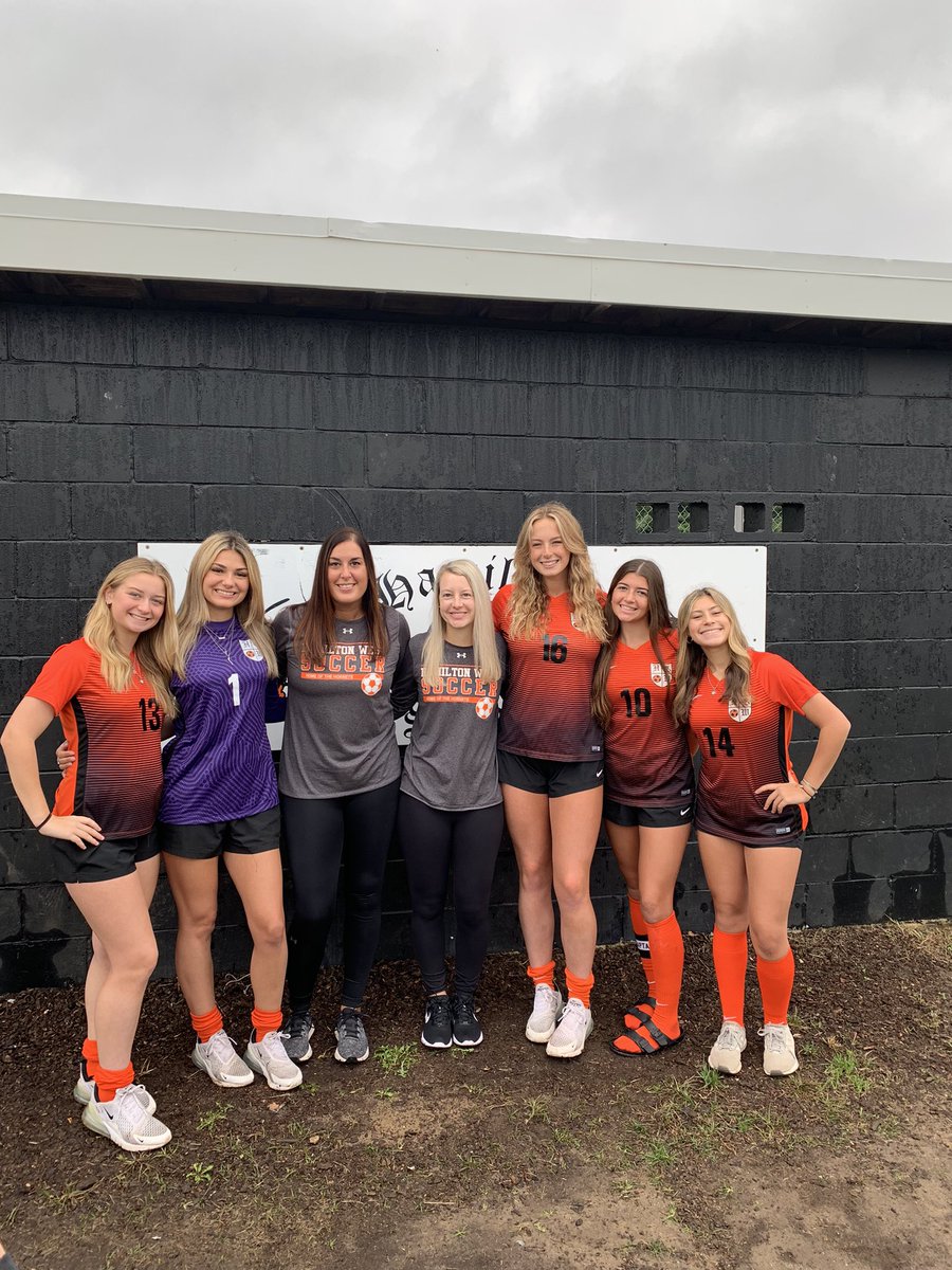 Picture day ⚽️🖤🧡🐝