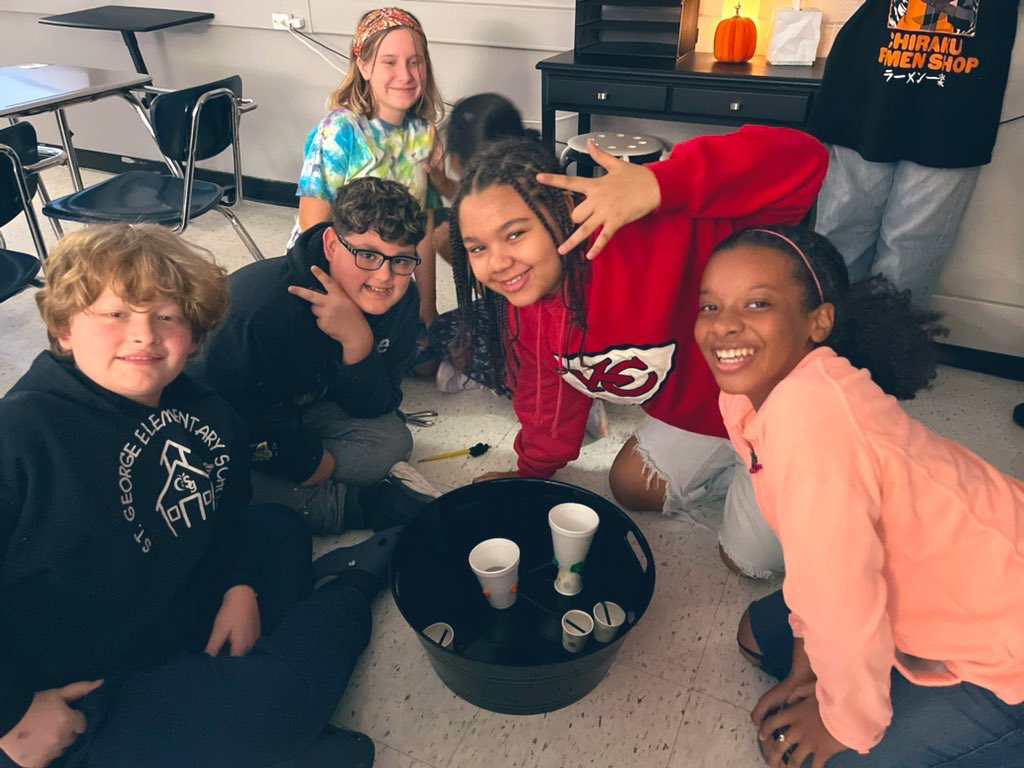 MissReedSS's tweet photo. CHECK US OUT! Started our Mesopotamia sub-unit today, playing engineer constructing Irrigation systems to understand how Mesopotamia was able to transport water across the empire! #bridgerbold #avid #socialstudies @ISDSchools @ISDSocStudies https://t.co/Tu0v94pXfb
