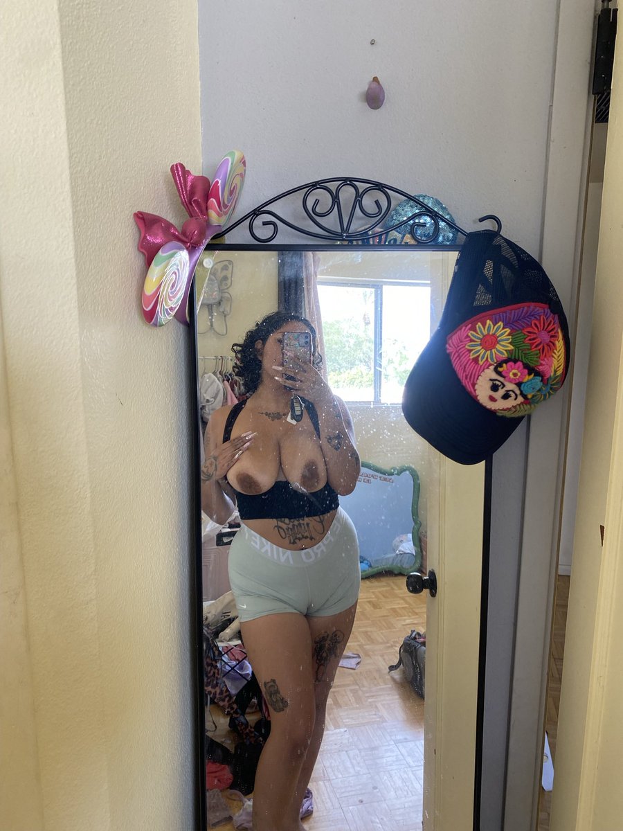 milkymaid666's tweet photo. Heard you were looking for a gym bae? https://t.co/5Ogw1grjxU