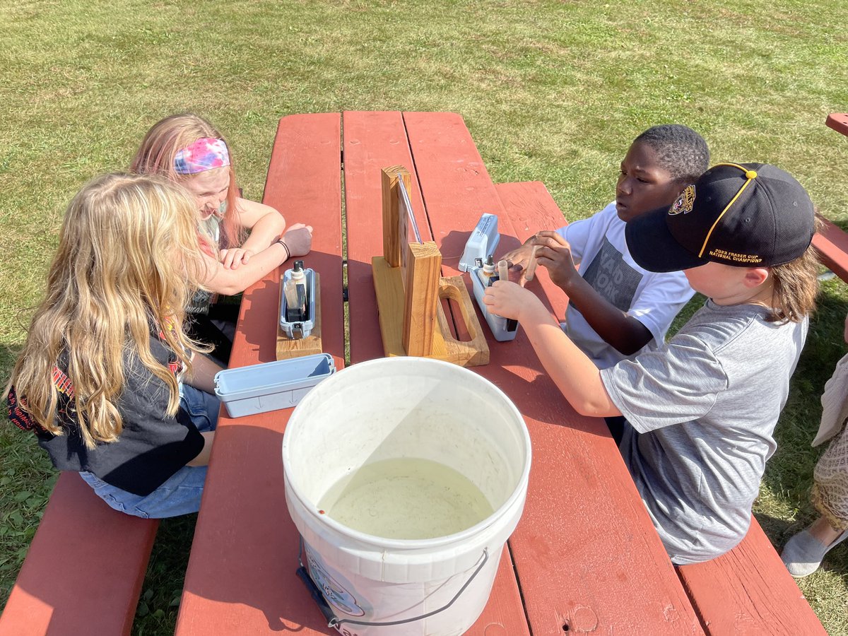 KellyStroeing's tweet photo. Hands on exploring at #QuarryHill learning about food webs, pond life, and testing water quality. #GIP2023 @RPS535 @WSURochester https://t.co/j3NbdszsVU