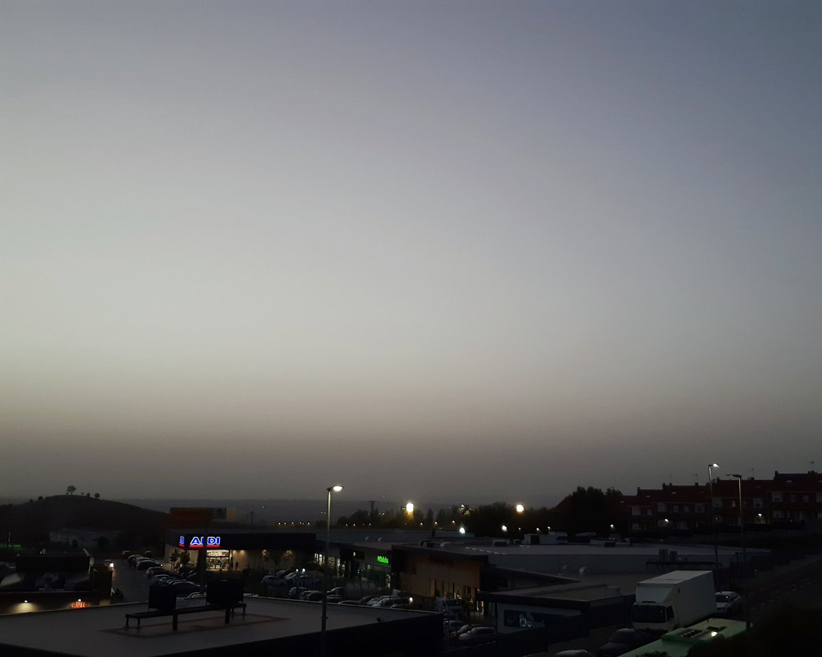 celesgalan64's tweet photo. #atardecer #destartalado desde #Algete 🤷🏻♀️
#BuenasNoches !!! ☄ https://t.co/yG3hJEqWEx