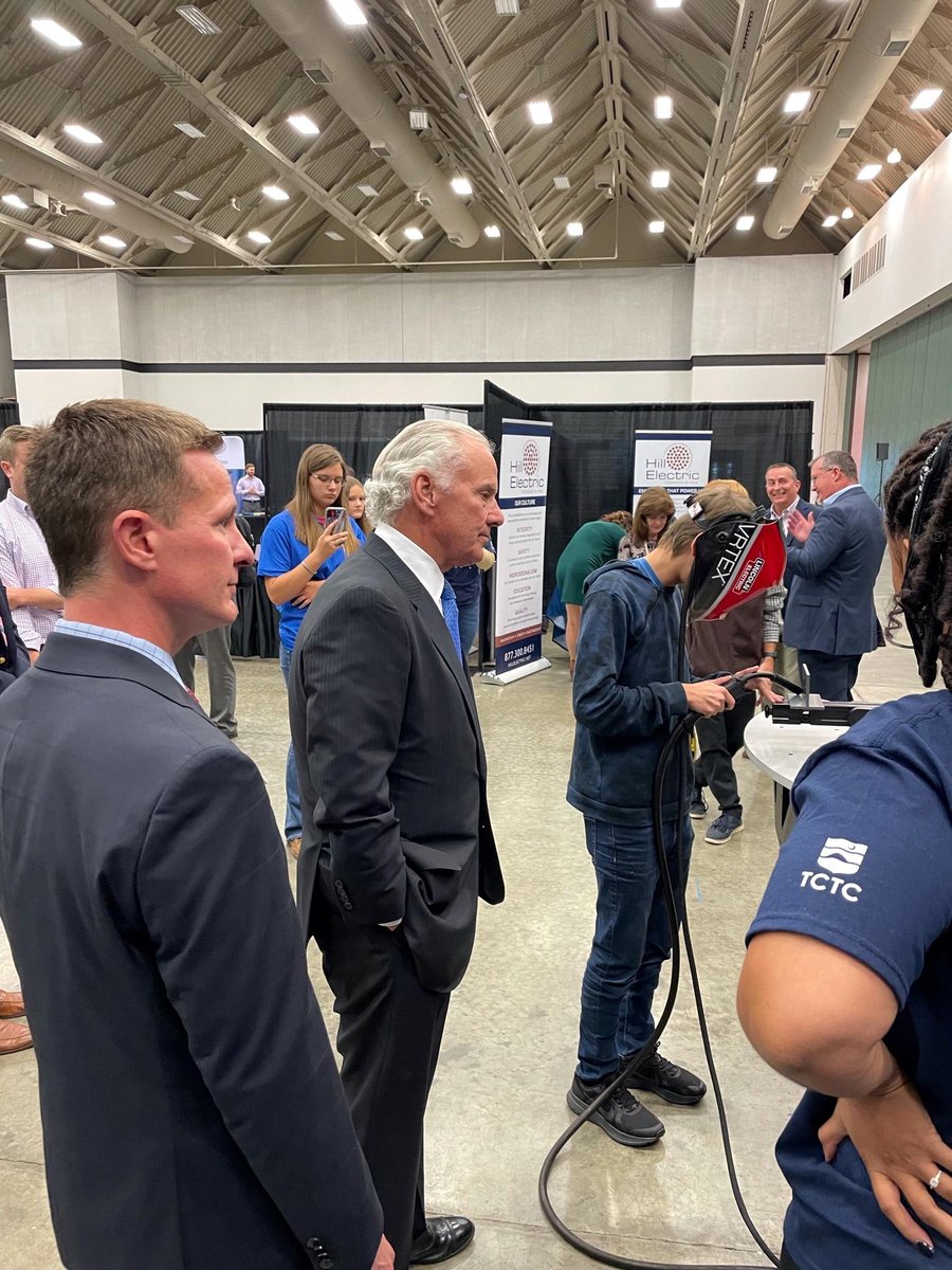 TCTCPrez's tweet photo. Thanks to Governor @henrymcmaster for stopping by the Anderson, Oconee, Pickens (AOP) Business &amp; Industry Showcase this afternoon. The showcase is an annual event aimed at educating young people about career opportunities in our area and the pathways to those careers. https://t.co/RWYIOcpS7j