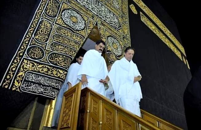 UmarM_Official's tweet photo. دروازہ کعبے کا ہو یا عدالت کا، ہمیشہ طاقتور کے لیئے کُھلتے دیکھا ہے۔ غریب و لاچار صرف چکر ہی کاٹ سکتے ہیں۔ https://t.co/340CTwq2pk