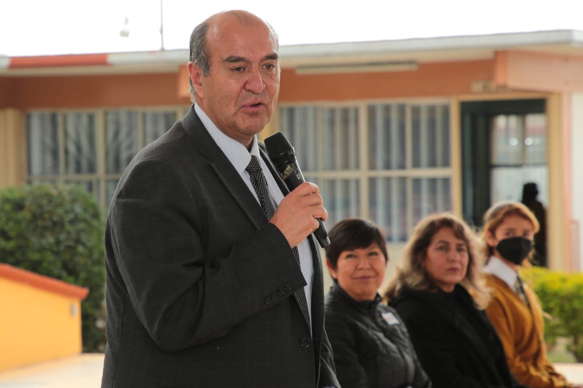 natycastrejonv's tweet photo. El día de hoy en la Escuela Secundaria Técnica No. 31 de #Pachuca entregamos equipo, para que cada escuela tenga los recursos humanos y materiales necesarios para atender a la población escolar.

#PrimeroLaEducación
#PrimeroElPueblo
#NatyCastrejón
#diainternacionaldelosdocentes https://t.co/gGqohJqOgs