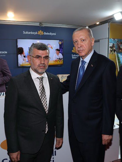 Keskin_Huseyin's tweet photo. Tam Bana Göre Festivalde standımıza teşrif eden Cumhurbaşkanımız Sayın Recep Tayyip Erdoğan’a şükranlarımı arz ediyorum.

2023 hedeflerimiz için Gençlerimizin enerjisiyle yola devam… https://t.co/xXyWhi1cZ7