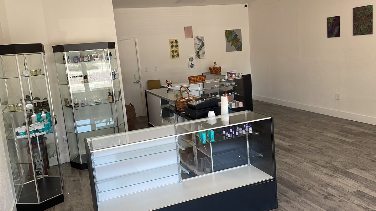 The shop is coming together just fine!