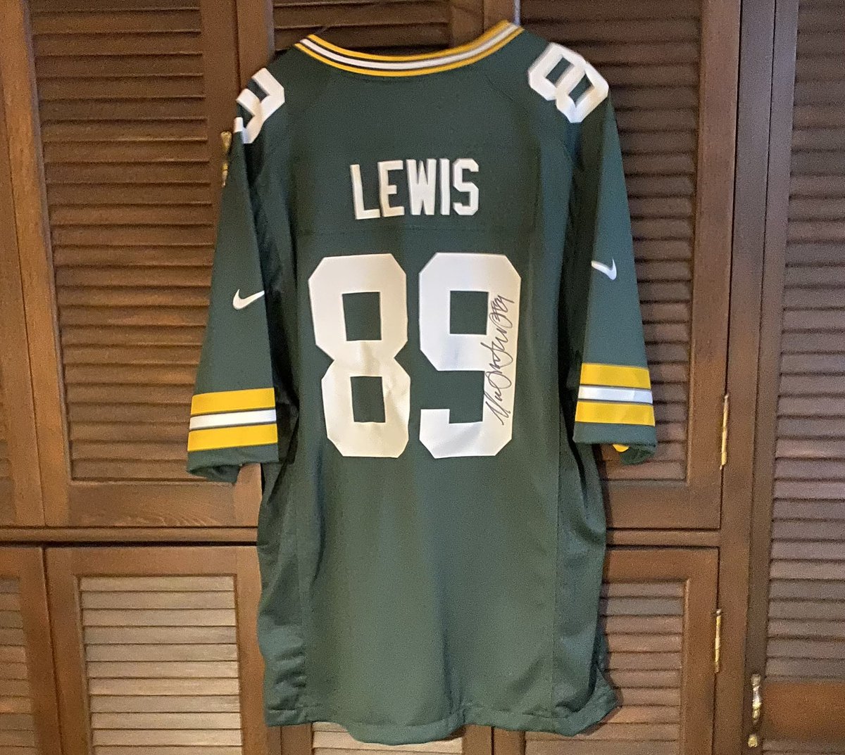 It finally happened. We’ve reached 1,000 followers. It’s time to give away our signed Mercedes Lewis jersey

If you didn’t RT &amp; favorite the original tweet you can do the same on this one. As long as you’re following and do that you’re entered. Good luck &amp; thanks for the support!