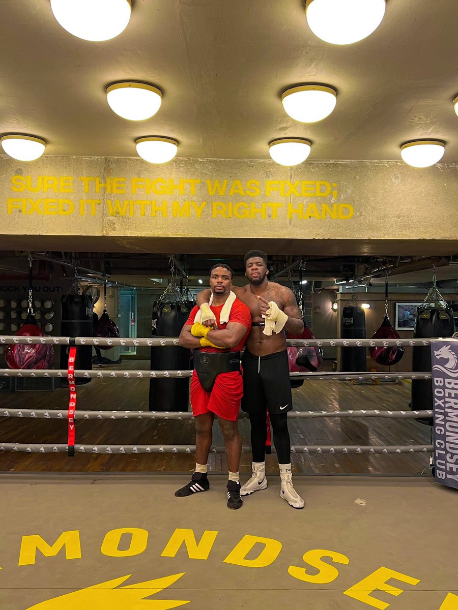 natty_lightsout's tweet photo. Great quality rounds in the bag today with David Adeleye 🔥🙌🏾 #TeamNatty #TeamArmy #NattyBxng #Boxing #Sparring https://t.co/BlK5SLxdAH