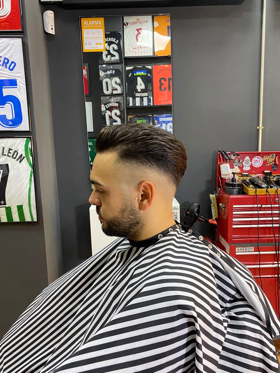 tijerasdetriana's tweet photo. JULI 🤜🏻@julitrianero6
HAIRCUT RICARDO ✂️💈
https://t.co/yXmUYTCckO
📍C/ Marianillo 1 - Triana - Sevilla -
✂️Tijeras: @kamakuratoledo
💀Productos: @skullmen_k89
#kamakuratoledo #skullmen #barber #victorromero #iralamoda #tupé #razorfade https://t.co/58aJulYbi8