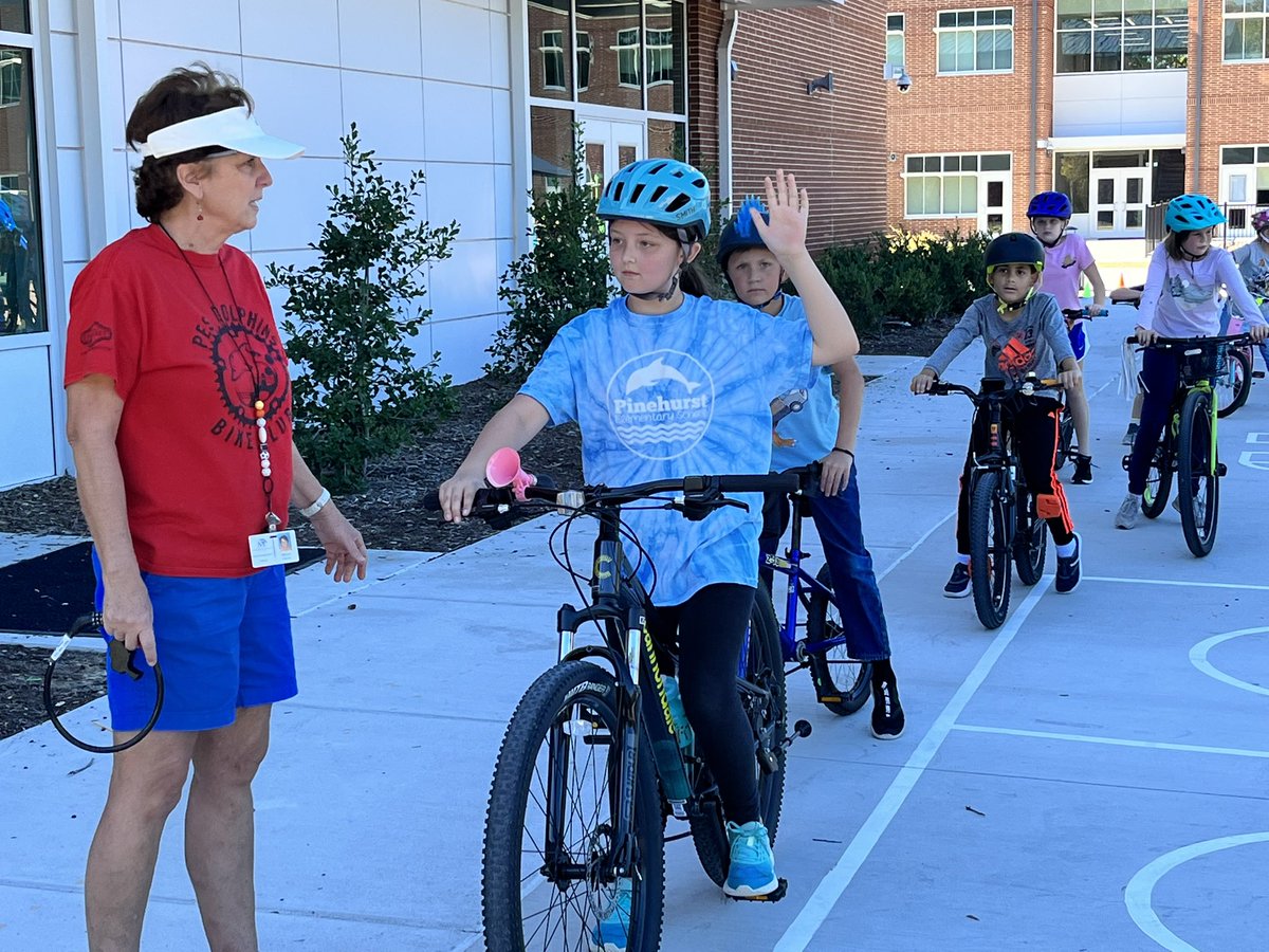 ashlee_ciccone's tweet photo. Afterschool at PES - Bike Club, teachers working and afterschool daycare! #happynoise #PESPlays https://t.co/acCDuXdlRJ