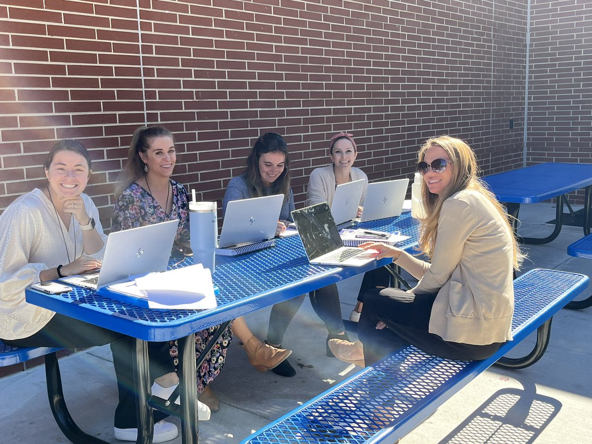 ashlee_ciccone's tweet photo. Afterschool at PES - Bike Club, teachers working and afterschool daycare! #happynoise #PESPlays https://t.co/acCDuXdlRJ