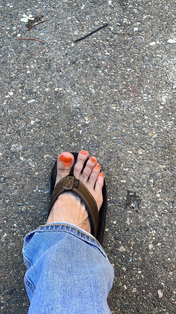 chingpangwei's tweet photo. Where all my dads with pretty toes?
#dadlife #prettydad #toenails https://t.co/YQc7WLrR3W