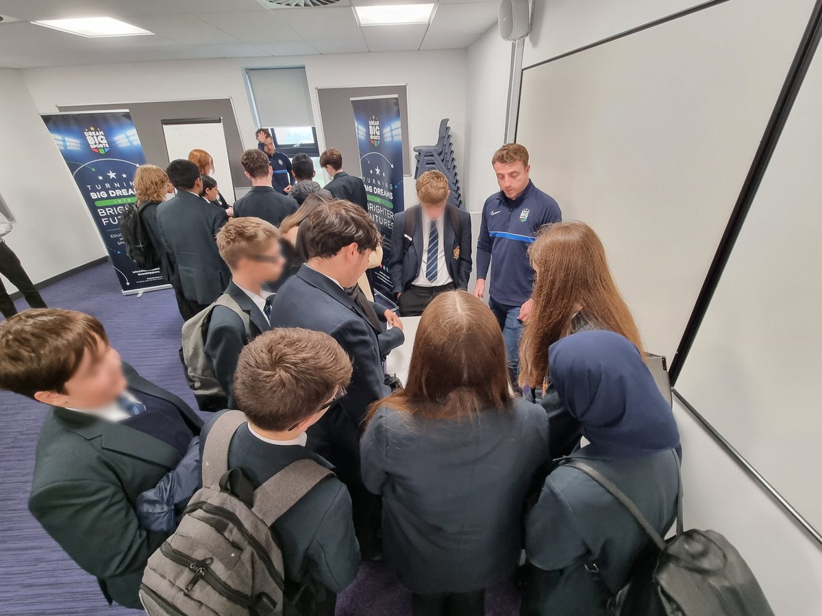 mannix_mr's tweet photo. Wow! What a fantastic Enterprise Day at @OldhamCollege - our Y10 students got involved in so many different activities - boxing, team building, goal setting and pitching a business idea - winning a couple of awards too! Well done everyone!
@NorthChadderton @ncs_business1 https://t.co/9ewgVlfMLx