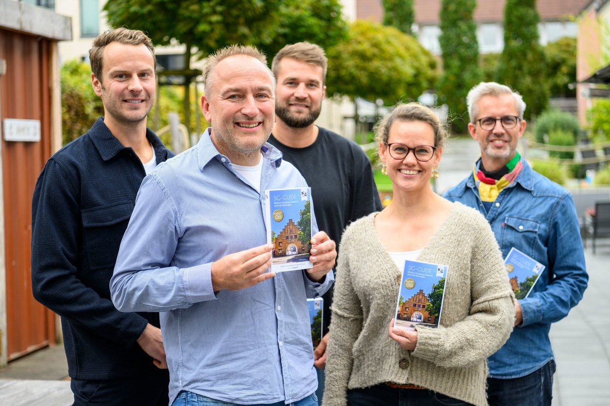 SG-Guide (@sg__guide) on Twitter photo 🚨 Endlich haben wir ihn in der Hand - den SG-Guide. Heute war die Buchpräsentation und jetzt seid ihr an der Reihe … erhältlich im gut sortierten Buchhandel, im Fanshop der <a href="/SGFleHa/">SG Flensburg-Handewitt</a> und hier: sg-guide.de/shop/ 🚨 Endlich haben wir ihn in der Hand - den SG-Guide. Heute war die Buchpräsentation und jetzt seid ihr an der Reihe … erhältlich im gut sortierten Buchhandel, im Fanshop der <a href="/SGFleHa/">SG Flensburg-Handewitt</a> und hier: sg-guide.de/shop/