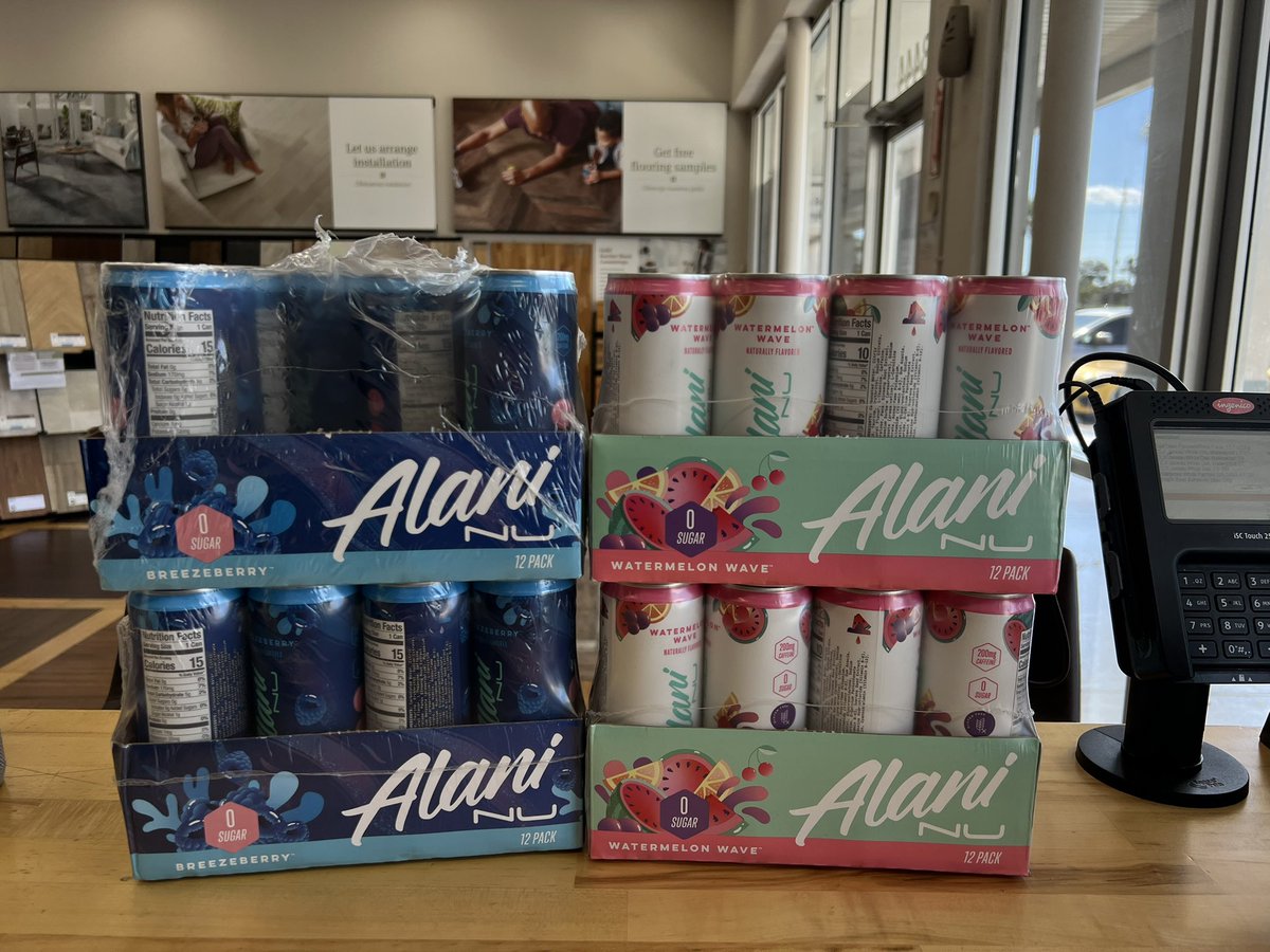 _princesshayyy's tweet photo. Thank you so much @AlaniNutrition for dropping these off 💙💖🍉 https://t.co/p5g936f3Fb