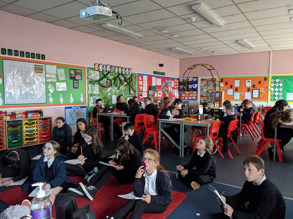 MrsMoyesP7's tweet photo. It was lovely having the P7s from @MrPatersonP76 join us for our humanities transition lesson from @deans_chs 
Today it was history and the South Pole expedition of Robert Falcon Scott! #history #transition https://t.co/b0Aif3usye
